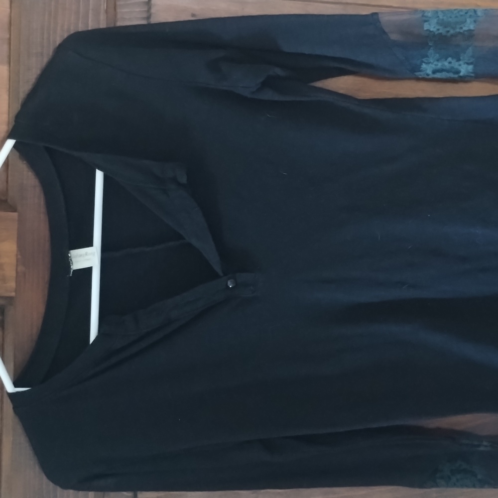 Long sleeve, black shirt